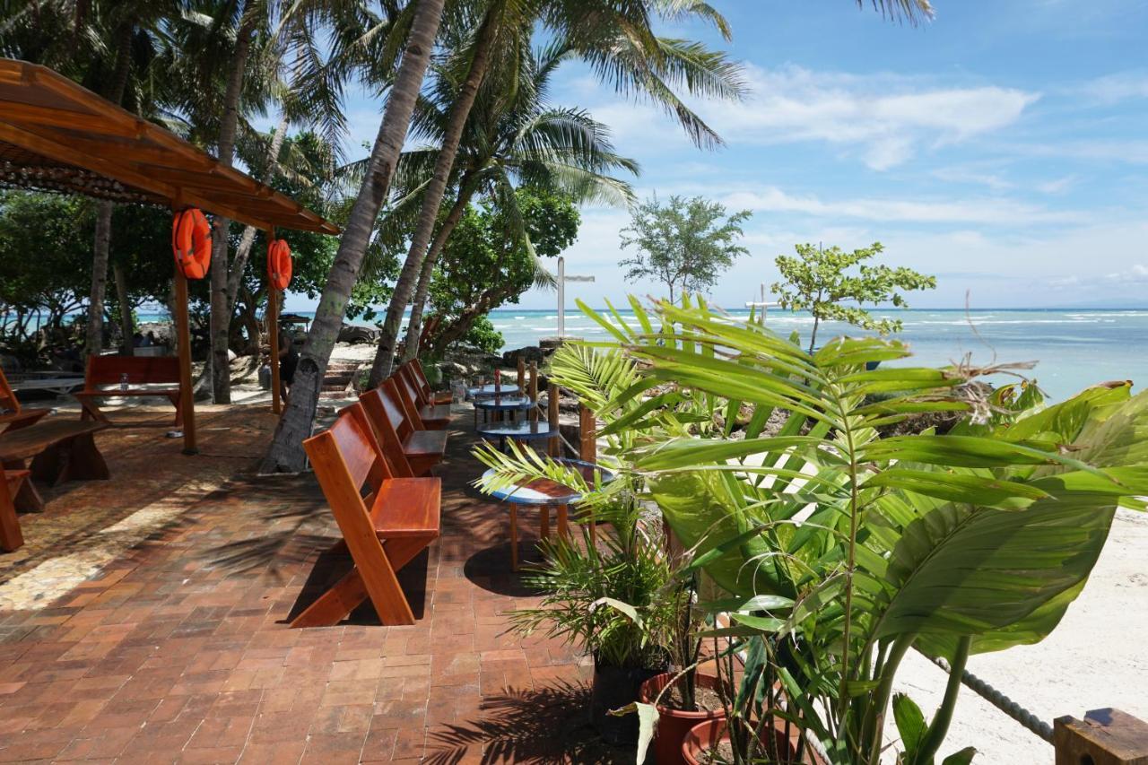 L Cafe Restobar & Lyn'S Guest House San Juan  Bagian luar foto
