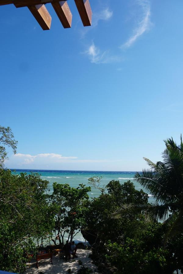 L Cafe Restobar & Lyn'S Guest House San Juan  Bagian luar foto