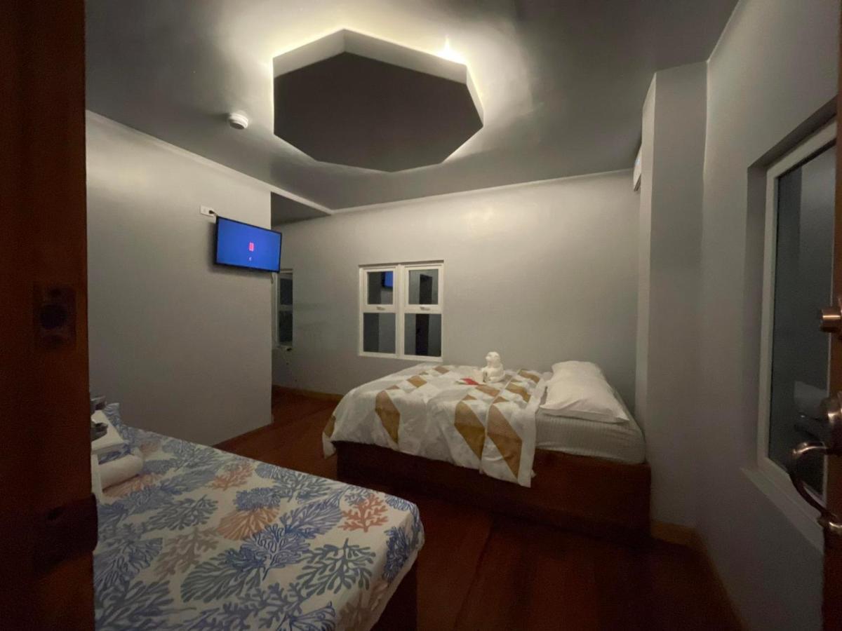 L Cafe Restobar & Lyn'S Guest House San Juan  Bagian luar foto