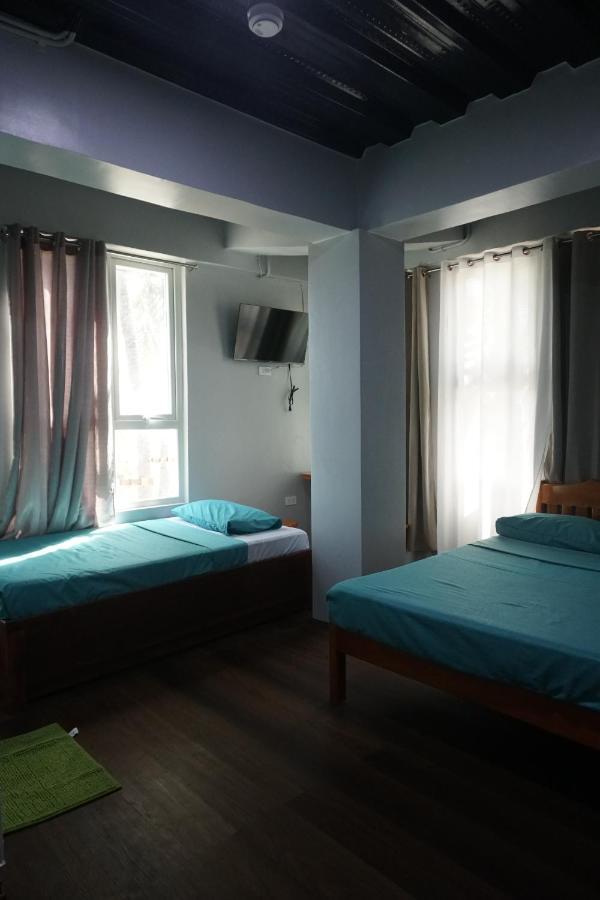 L Cafe Restobar & Lyn'S Guest House San Juan  Bagian luar foto