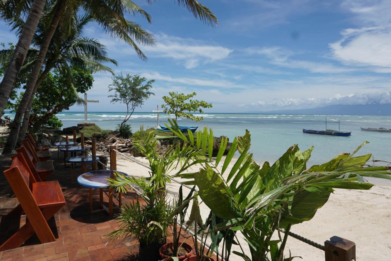 L Cafe Restobar & Lyn'S Guest House San Juan  Bagian luar foto