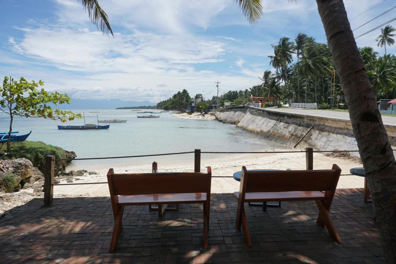 L Cafe Restobar & Lyn'S Guest House San Juan  Bagian luar foto