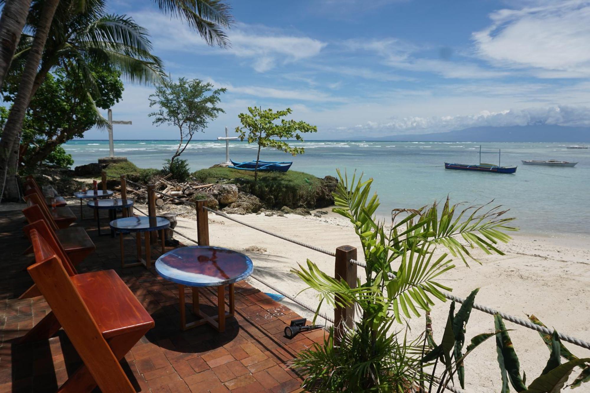 L Cafe Restobar & Lyn'S Guest House San Juan  Bagian luar foto